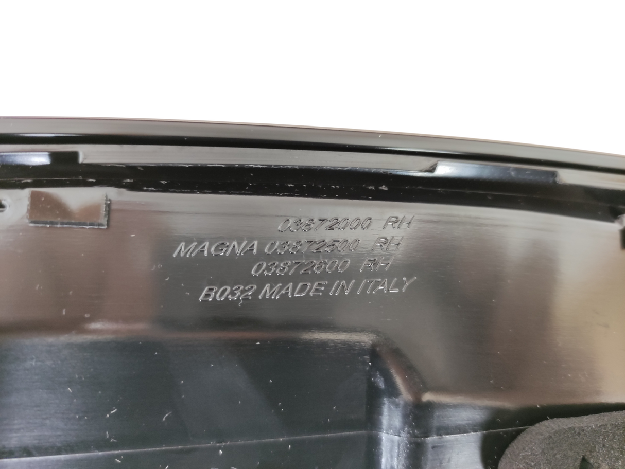 MASERATI GHIBLI M157R Original Taillight DX 06701546060